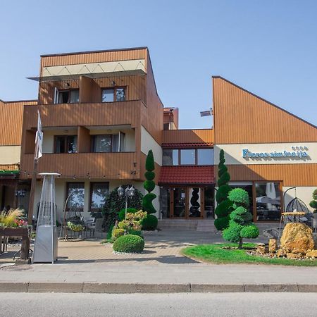 Floros Simfonija Hotel Sventoji Ngoại thất bức ảnh