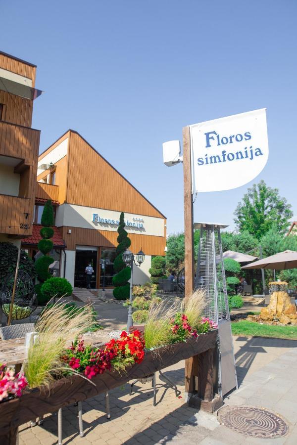 Floros Simfonija Hotel Sventoji Ngoại thất bức ảnh