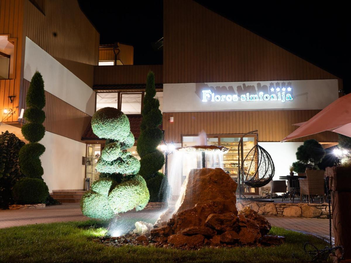 Floros Simfonija Hotel Sventoji Ngoại thất bức ảnh