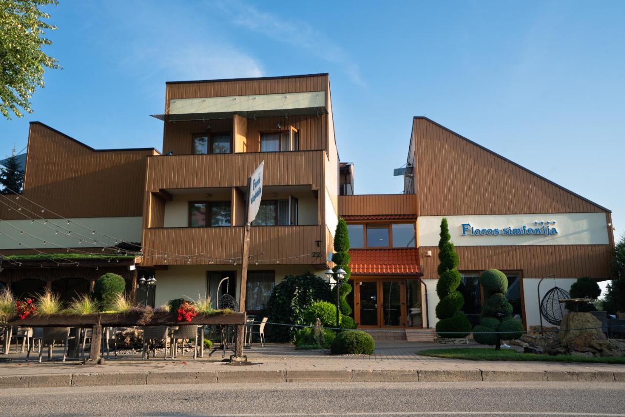 Floros Simfonija Hotel Sventoji Ngoại thất bức ảnh