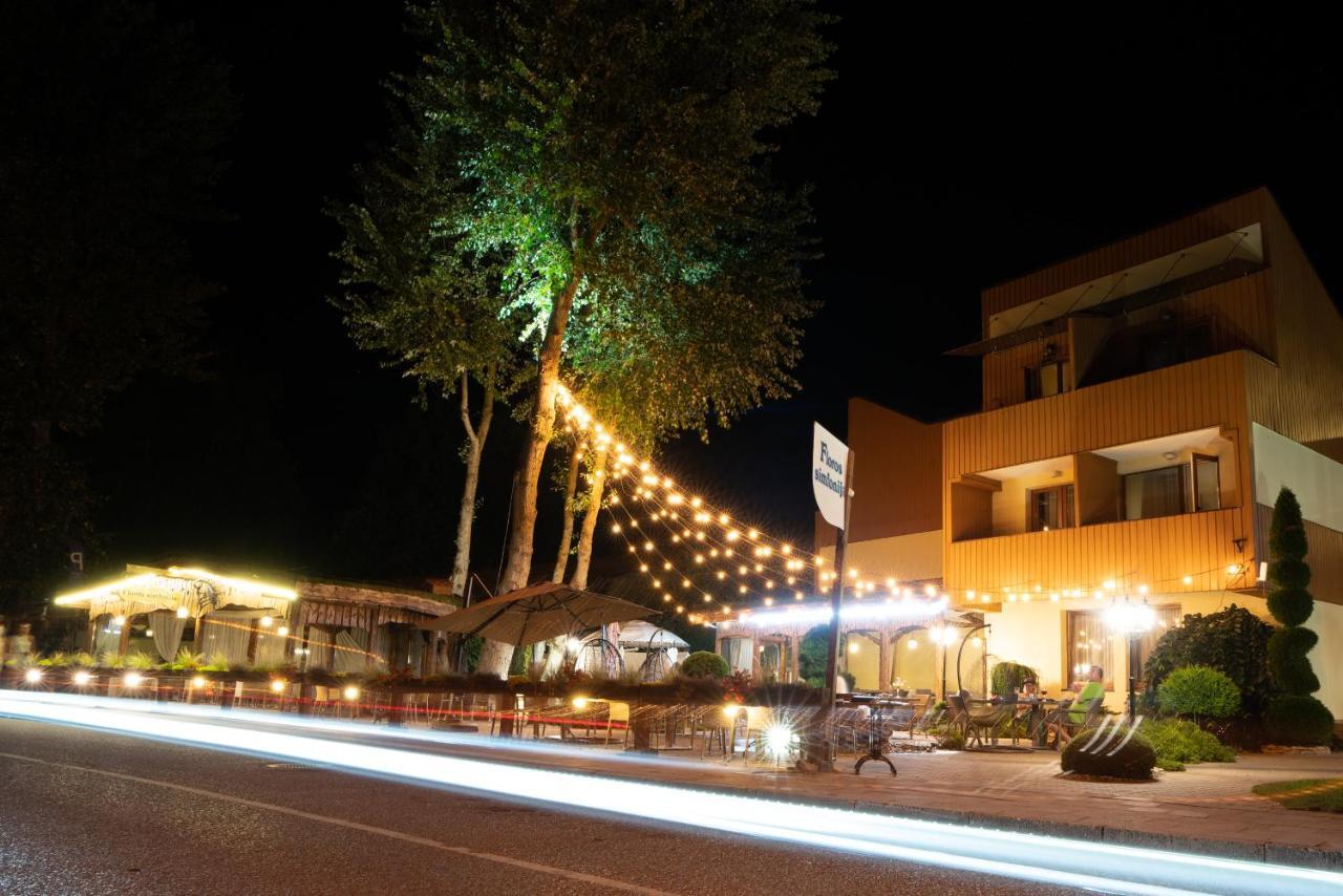 Floros Simfonija Hotel Sventoji Ngoại thất bức ảnh