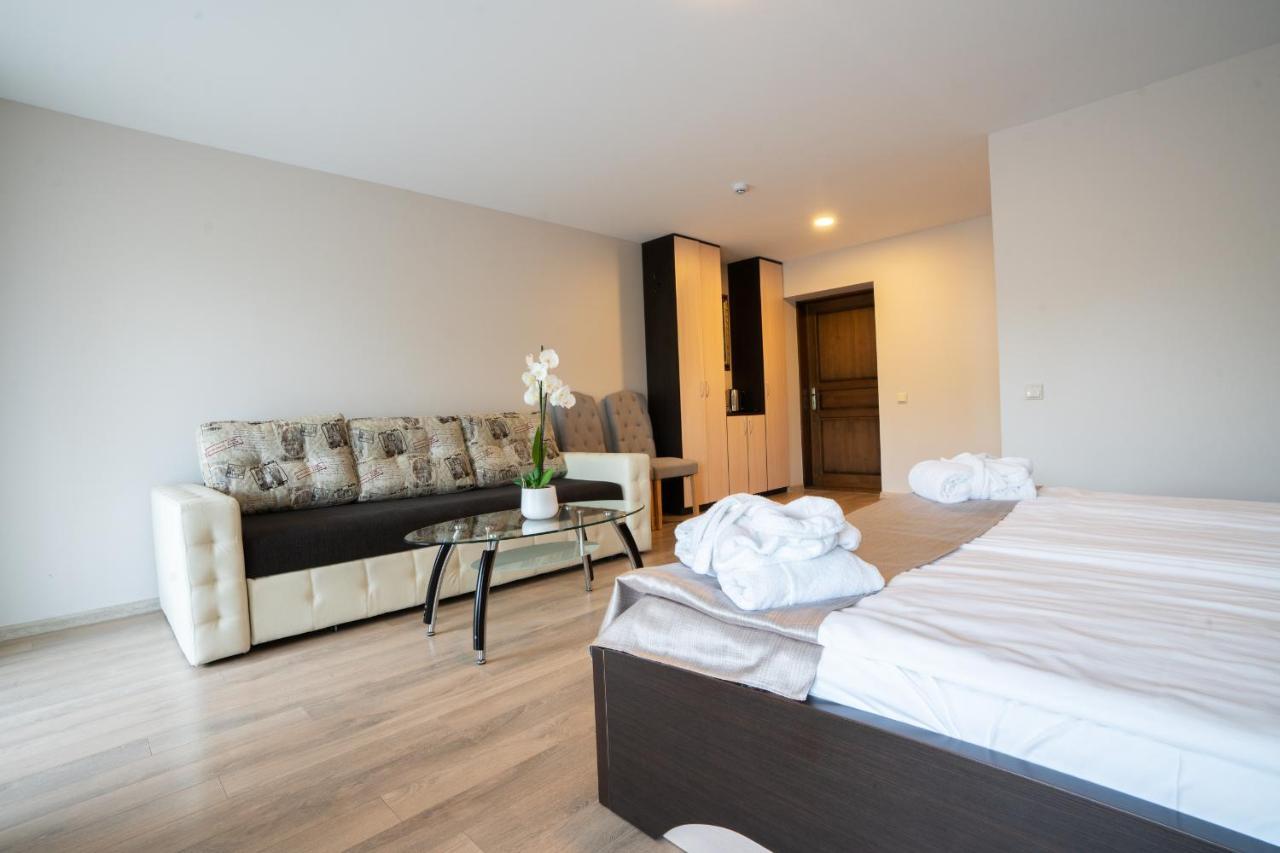 Floros Simfonija Hotel Sventoji Ngoại thất bức ảnh