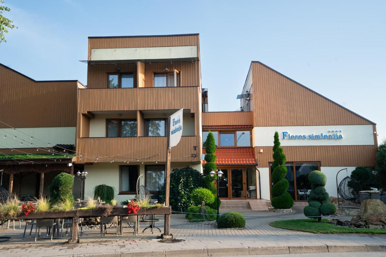 Floros Simfonija Hotel Sventoji Ngoại thất bức ảnh