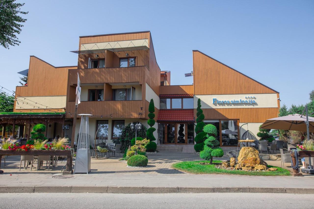 Floros Simfonija Hotel Sventoji Ngoại thất bức ảnh