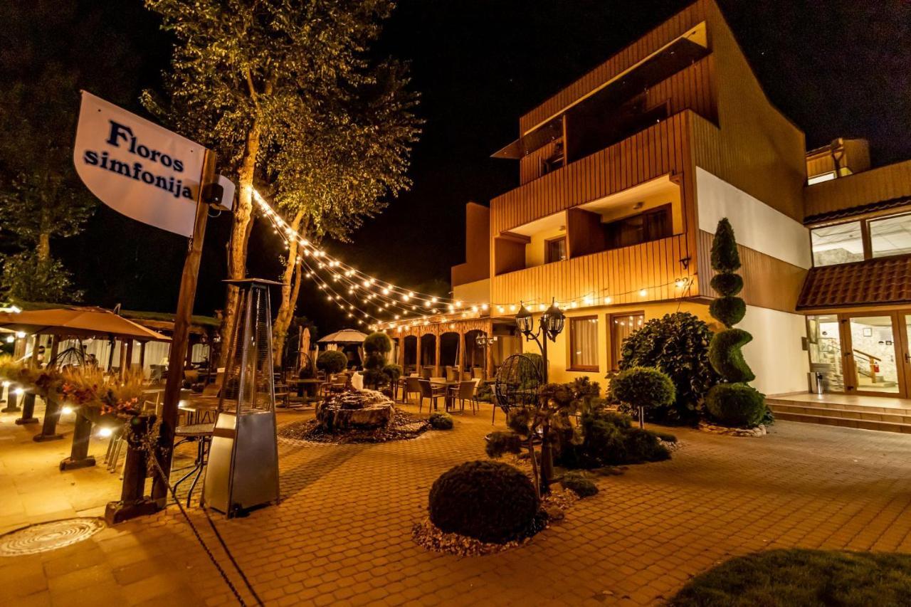 Floros Simfonija Hotel Sventoji Ngoại thất bức ảnh